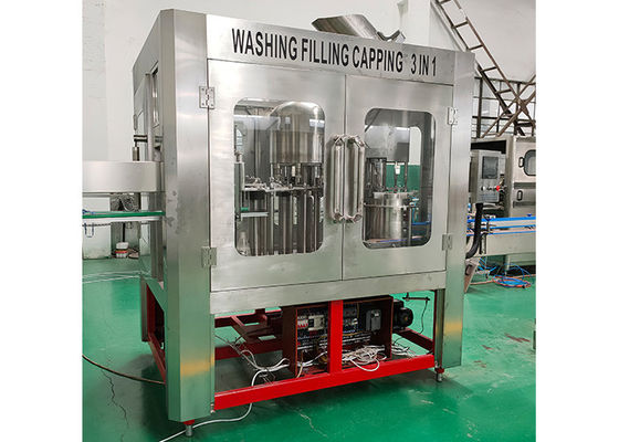 linha de produção pequena plástica da máquina do enchimento da água mineral da garrafa do ANIMAL DE ESTIMAÇÃO 2000-3000bph automático completo