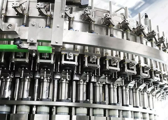 24 máquinas de enchimento automáticas do refresco das cabeças 6000bph carbonataram o Mach do enchimento da água de Machinecarbonated do enchimento do refresco